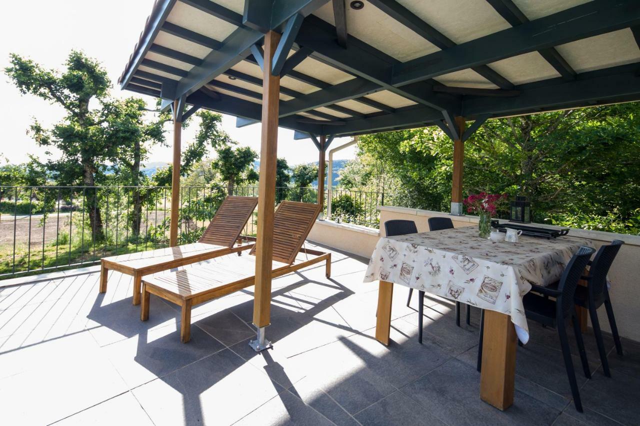Domaine L'Ancien Vignoble Apartment Saint-Julien-de-Lampon Exterior foto